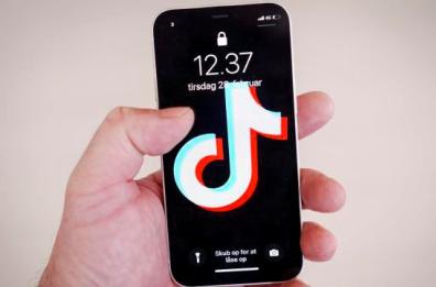 Le dirette di Benedetta su TikTok col suo Rosario radunano fedeli in modo «social» Le dirette di Benedetta su TikTok col suo Rosario radunano fedeli in modo «social»