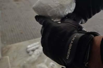 Smantellata a Caivano piazza di spaccio, sequestrato un 1,2 kg di coca