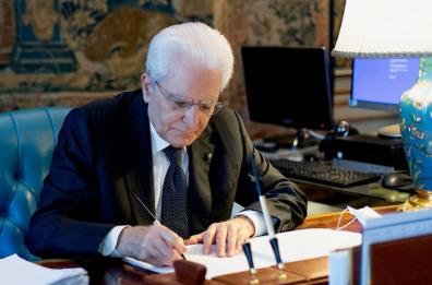 Festa di San Francesco, Mattarella promulga la legge ma chiede correttivi: “Aspetti critici, c’è anche Santa Caterina”