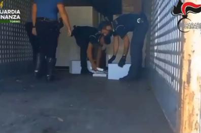 Sequestrati nel Torinese 7 siti di produzione di sigarette di contrabbando