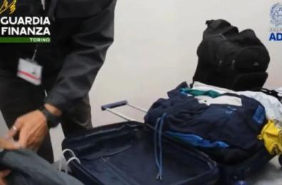 Sequestrati all’aeroporto di Torino 8,6 kg di cocaina, arrestato peruviano