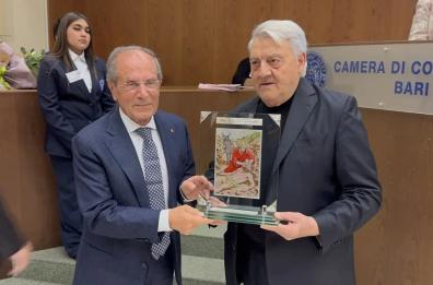 Lilt, nel libro di Schittulli “Una vita per vincere il cancro” Lilt, nel libro di Schittulli “Una vita per vincere il cancro”