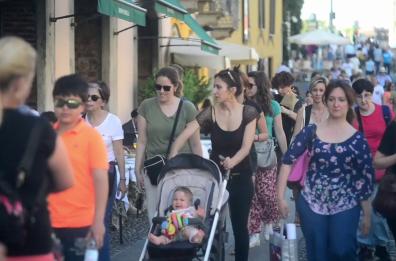 Spese di dicembre, tredicesime più ricche per consumi e regali