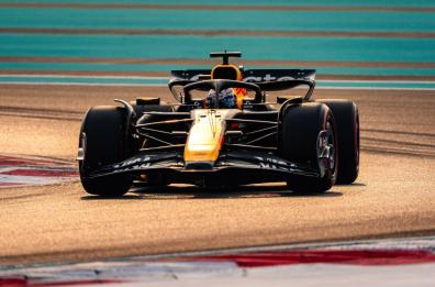 Verstappen in pole ad Abu Dhabi davanti a Norris e Piastri