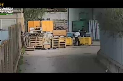 Sfruttava i suoi dipendenti, arrestato nel Palermitano un noto imprenditore Sfruttava i suoi dipendenti, arrestato nel Palermitano un noto imprenditore