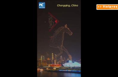 Capodanno cinese, uno spettacolo di droni per accogliere l'anno del cavallo