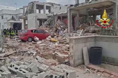 A Roma crolla una palazzina a causa di una esplosione, 2 feriti