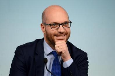 Fontana: "Premio Laurentum dimostra come poesia sappia parlare a cuore di tutti" Fontana: "Premio Laurentum dimostra come poesia sappia parlare a cuore di tutti"