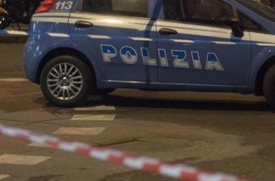Roma, pestato e ridotto in fin di vita a Termini: in 4 portati in commissariato dalla polizia