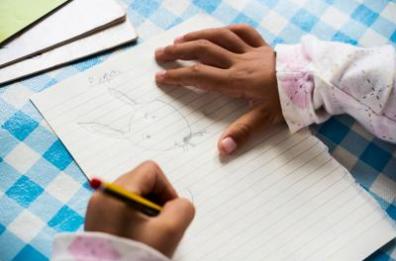 Giornata scrittura a mano, neurologo 'rinunciare impoverisce linguaggio e cervello'