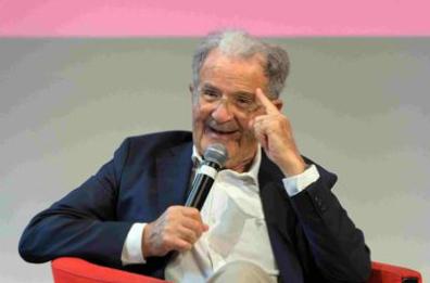 Prodi punge il Pd: 'Parla solo di concetti astratti, la destra vince con l'identità' Prodi punge il Pd: 'Parla solo di concetti astratti, la destra vince con l'identità'