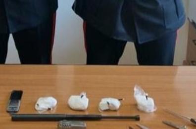 Statte: cocaina nascosta in casa,  un arresto e una denuncia 
