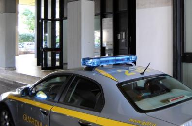 Smantellato a Bari gruppo di giudici, avvocati e commercialisti che frodavano la giustizia tributaria