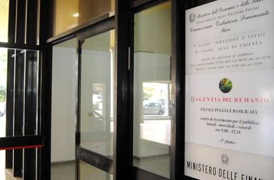 Smantellato a Bari gruppo di giudici, avvocati e commercialisti che frodavano la giustizia tributaria