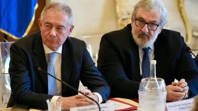 Ex Ilva Taranto, Emiliano annuncia: «Ritirati il piano chiusura e la Cig»