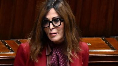 La ministra del turismo Santanch&egrave; si dimette. La stoccata a Meloni: &laquo;Ti rassegno le mie dimissioni come hai ufficialmente auspicato&raquo;