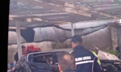 Ruvo, perde il controllo del Suv e sfonda un vivaio: grave un 28enne