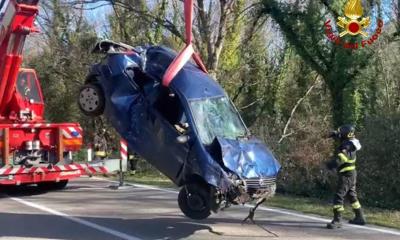 Incidente ad Armento: si ribalta un'auto, due feriti