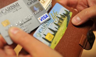 Bce: cash domina pagamenti al banco, ma le carte incalzano