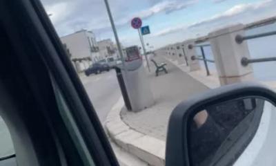 Santo Spirito, rubano una Mercedes spingendola con una Golf: il video &egrave; virale