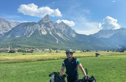 Da Berlino a Turi in bicicletta: pugliese fuorisede torna a casa su due ruote e racconta la sua avventura sui social