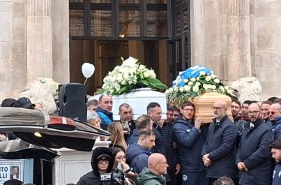Acquaviva delle Fonti piange Gianvito e Denise: l&rsquo;ultimo saluto ai fidanzatini morti nell&rsquo;incidente sulla SP83