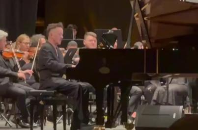 Dardust, il &laquo;mago&raquo; del pianoforte: al Teatro Orfeo una notte sospesa tra classica, elettronica e incanto