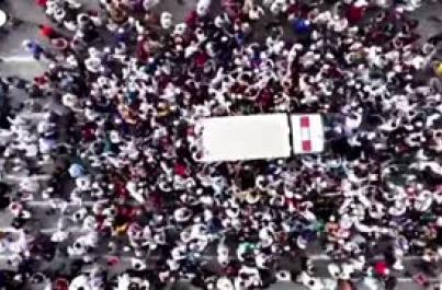 Bangladesh, in migliaia al funerale di uno dei leader della rivolta del 2024 ucciso a Dacca