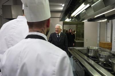 Nelle cucine del Quirinale tre ragazzi di Nisida aspiranti cuochi