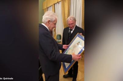 Mattarella incontra il disegnatore Milo Manara al Museo Maffeiano