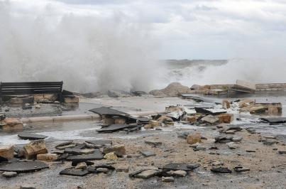 Maltempo in arrivo sulla Puglia: allerta gialla per temporali, vento forte e mareggiate