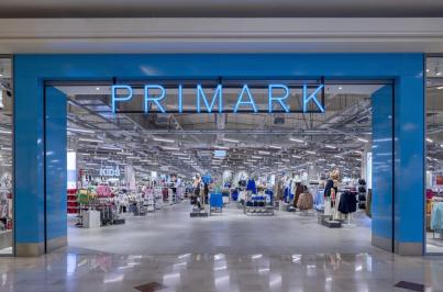 A Casamassima il sit-in dei lavoratori Primark: &laquo;Negato anche il tempo per bere l&rsquo;acqua&raquo;