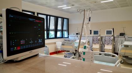 Policlinico Bari, inaugurato nuovo padiglione Nefrologia: Spotify e Netflix  ai pazienti durante dialisi - Foto 1 di 9 - La Gazzetta del Mezzogiorno