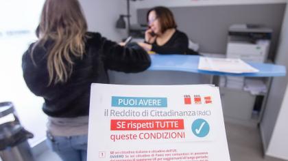 Reddito Di Cittadinanza Storia Di Anna Tra Card E Lavoro