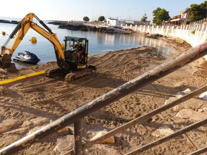 Monopoli La Spiaggia Di Cala Porta Vecchia Come A Dubai