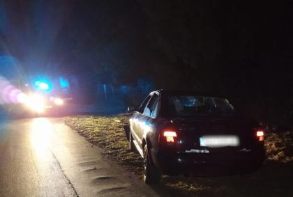 Foggia, auto si schianta contro albero in via del Mare: 3 feriti ...