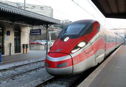 Rischio Frana Niente Treni Sulla Potenza Battipaglia La Gazzetta Del Mezzogiorno