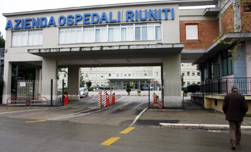 Foggia, mezzo in fiamme al Policlinico Riuniti: si indaga - La Gazzetta del Mezzogiorno