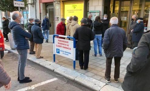 vaccini puglia si va verso somministrazioni in farmacia entro il 20 giugno dal 3 via libera a prenotazioni per tutti la gazzetta del mezzogiorno