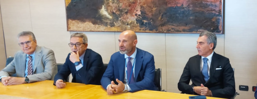 Aeroporto Brindisi, l’annuncio di Vasile: «Nuovi voli per Roma e l’Olanda»