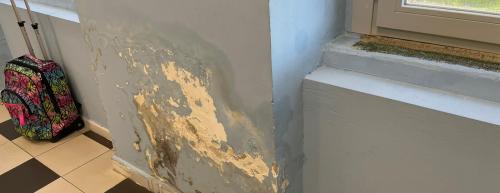 Casamassima, polemica sulla sicurezza delle scuole. Il Pd locale denuncia il degrado. Il sindaco: &laquo;Speculazione&raquo;