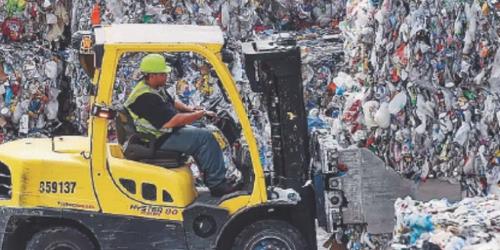 Inquinamento da sito raccolta rifiuti, scattano i sigilli a ex discarica Bat