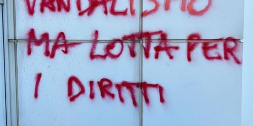 Bari, sede Cgil imbrattata con scritte no-vax e di lotta al sindacato