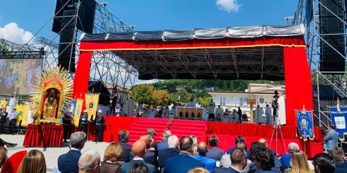 «La Madonna nera segno di speranza anche per i giovani»: Viggiano si prepara alla discesa dell'effige