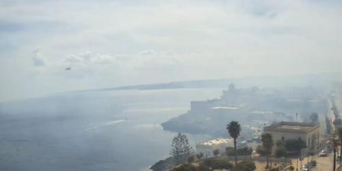 Scoppia un maxi-incendio in Salento: Canadair in azione a Santa Cesarea Terme