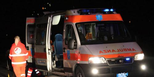 Tragedia a Bari, perde il controllo dell’auto e si schianta contro lo spartitraffico: morto 50enne