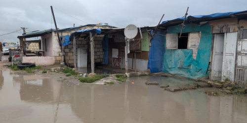 Da anni in attesa del permesso, 29enne si suicida nel ghetto del Foggiano: la tragedia tra l'acqua e il fango