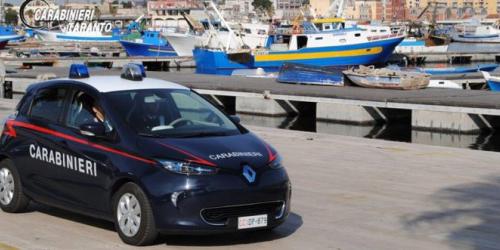 Taranto, palpeggia una donna e d&agrave; una testata a un carabiniere fuori servizio: arrestato 26enne