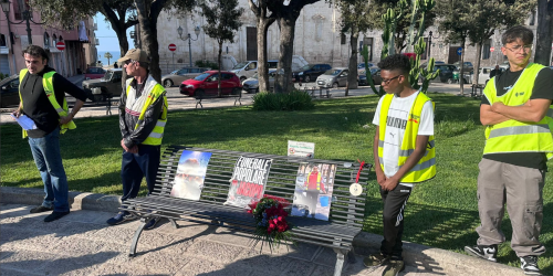 A Barletta fuori e ricordi sulla panchina di Jacopo Musti, il senza tetto ucciso in strada: &laquo;Era un grande amico&raquo;
