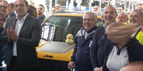 Prima visita di Filosa a Melfi, incontro tra il nuovo ad di Stellantis e gli operai